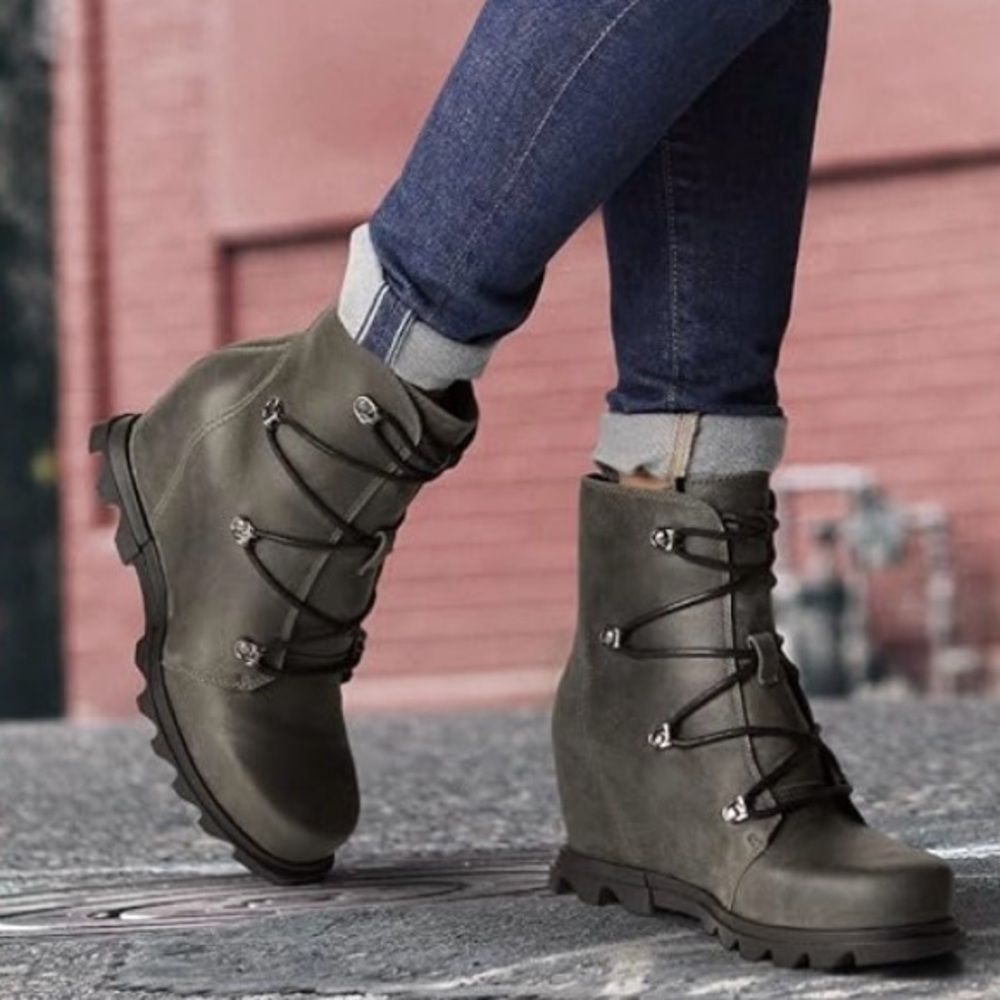 SOREL Joan of Arctic III Waterproof Lace-Up Wedge Boots Grey Sz 8